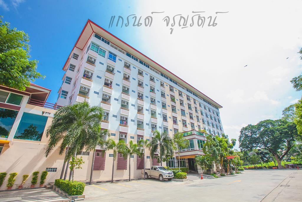 Grand Charoonrat Apartment Sara Buri Екстериор снимка
