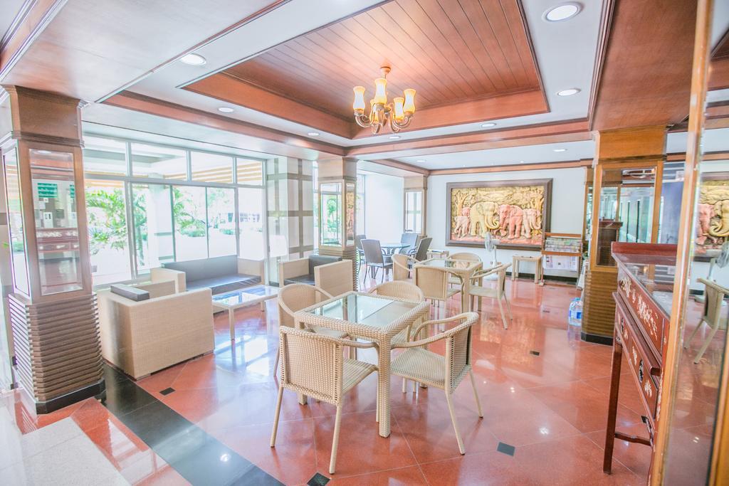 Grand Charoonrat Apartment Sara Buri Екстериор снимка