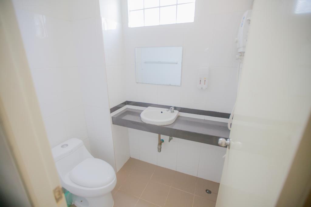Grand Charoonrat Apartment Sara Buri Екстериор снимка